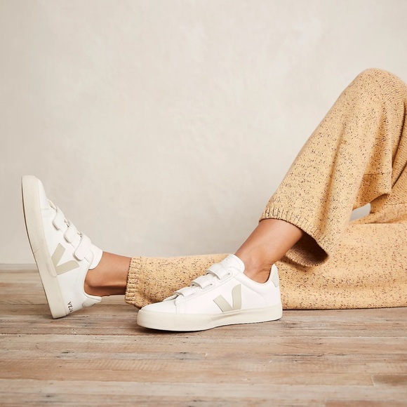 Veja Recife Sneakers NWOB size 6 - Picture 3 of 8